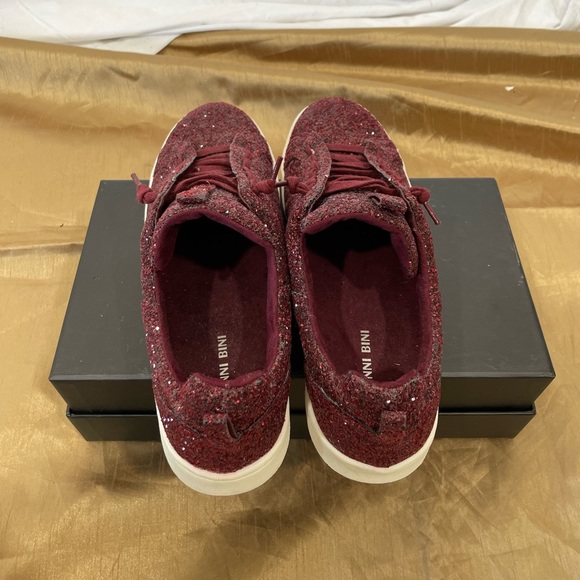 Gianni Bini Zoric Sneakers - Picture 3 of 5